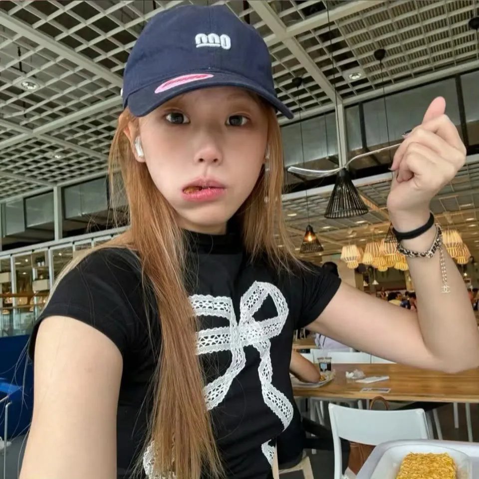 爱有些沉重的黑暗精灵从异世界追过来了